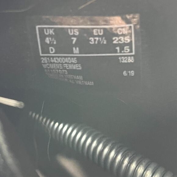 Clarks Women's Sharon Black Suede Zip Up Ankle Boots Size 7 - Picture 5 of 10